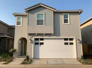 3747 Parkstone Way, Clovis, CA 93619