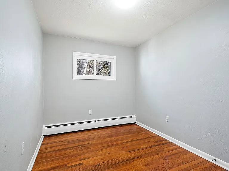 111 W Pettebone St — Photo 14