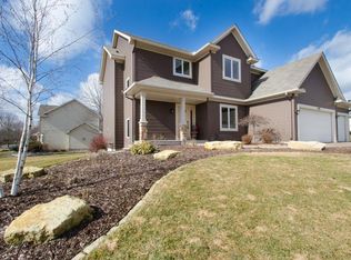 3936 Arlington Dr, Woodbury, MN 55129