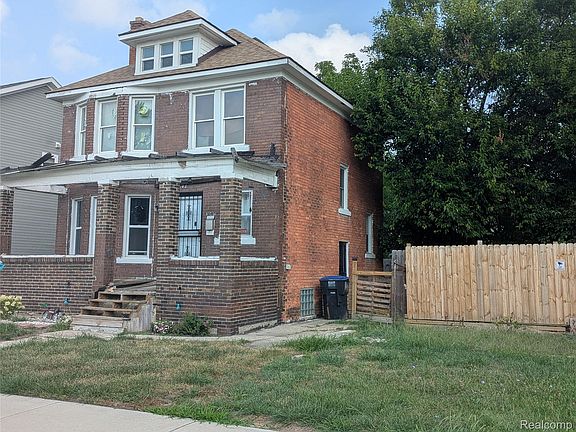 2nd image of 583 Alger St