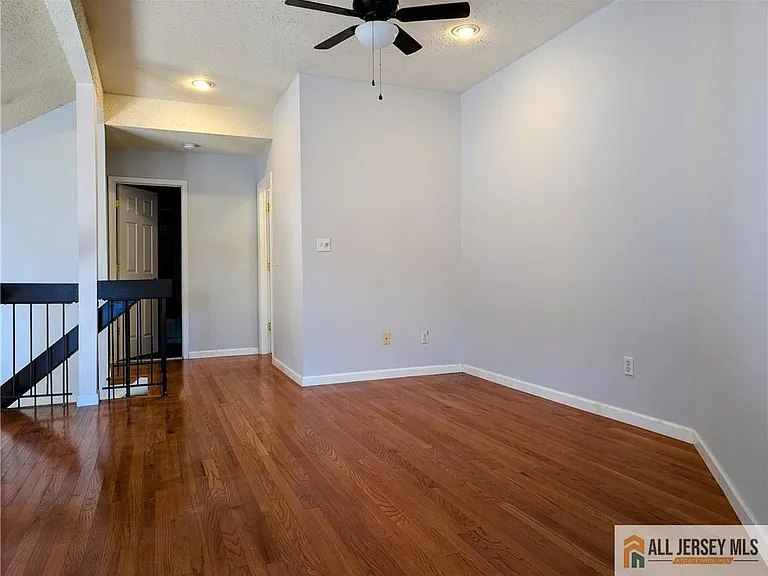 20 Cotoneaster Ct — Photo 13