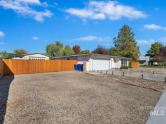 4th image of 3854 S Rushmore Way
