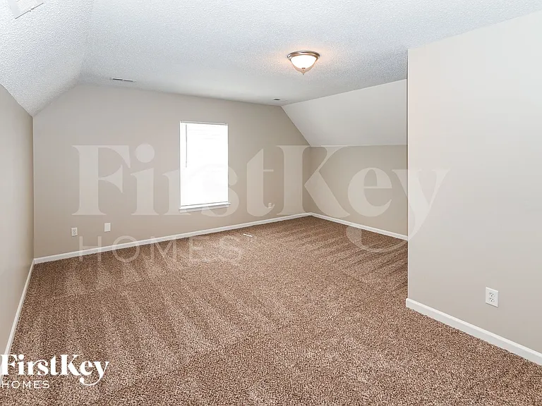 8121 Chatham Oaks Dr — Photo 8