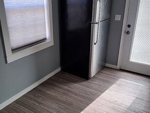 3rd image of 230 Semo Dr