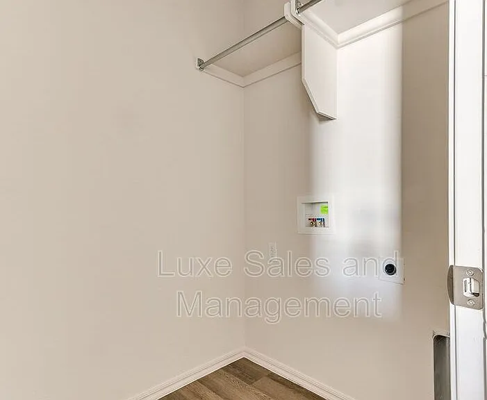 10530 Utica Dr — Photo 21