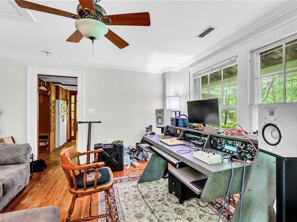 winston-salem-north-carolina-117618897 picture