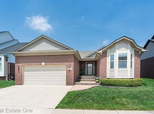 11383 Pacentro Cir, Sterling Heights, MI 48312