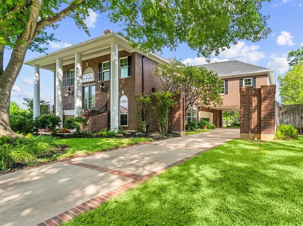 1734 Forestlake Dr, Sugar Land, TX 77479
