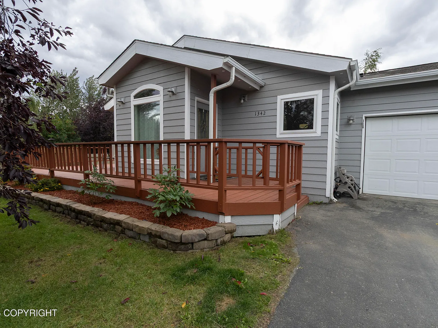 3 bed, 2.0 bath, 1394 sqft, $3,100 — Photo 2