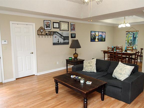 3rd image of 1612 Meadow Oak Ct