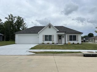 7700 E Rainbow Dr, Columbia, MO 65201