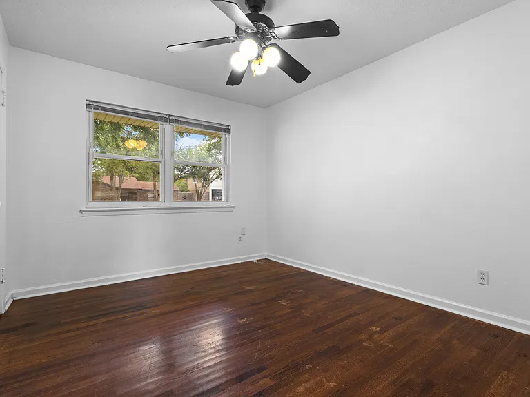 323 Hillcrest Ave — Photo 11