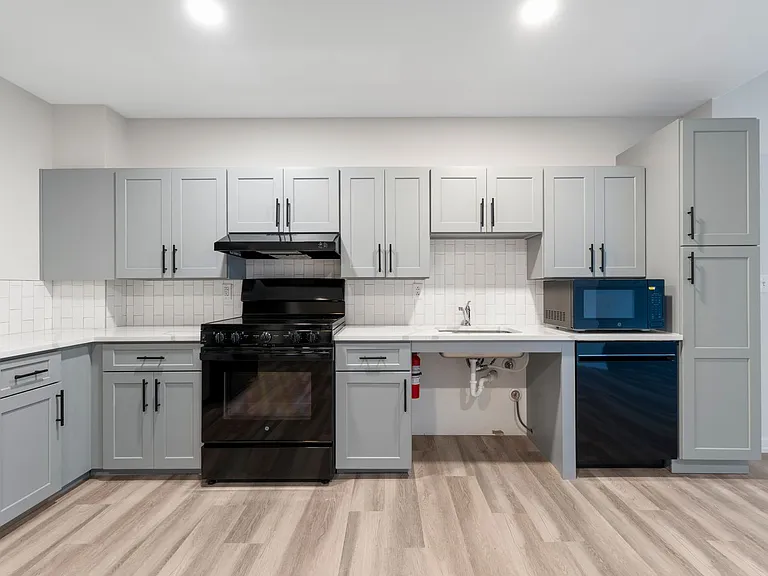 Altamont Apartments Limited-Time Special! First Month FREE with Approved Application! — Photo 45