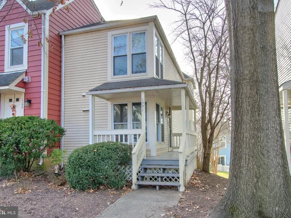 1771 Whisperhill Dr, Reston, VA 20194