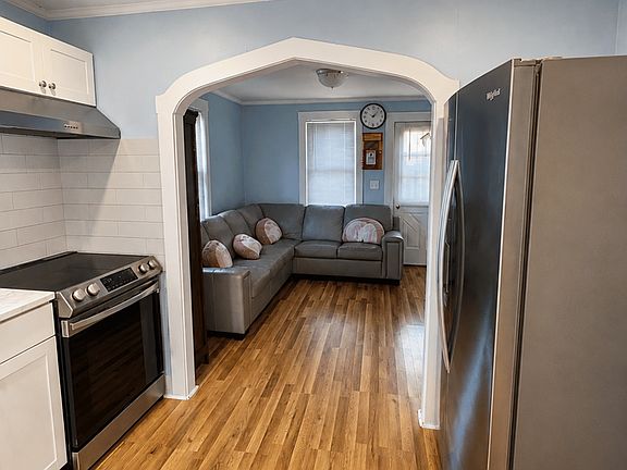 4th image of 326 Eastern Ave #1