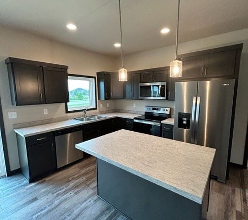 1st image of 3045 39th Ave S