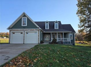 608 Mulberry St, Pleasant Hill, MO 64080