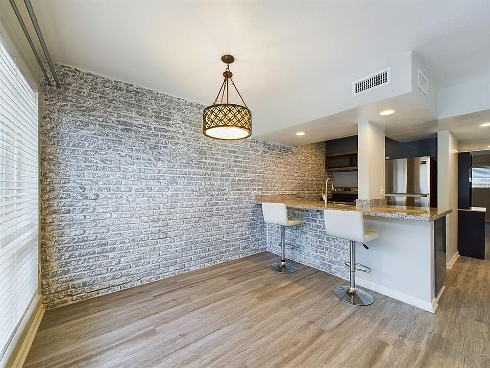 1st image of 5343 Richmond Ave #12