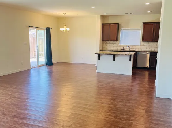 2717 Mercedes Dr, Bakersfield, CA 93313