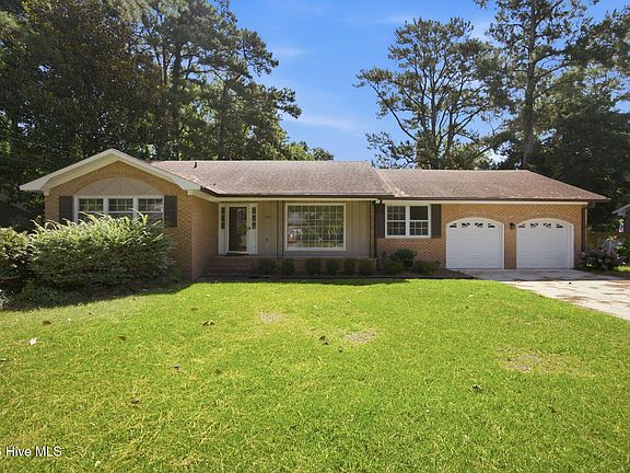 2nd image of 306 W Blackbeard Road W