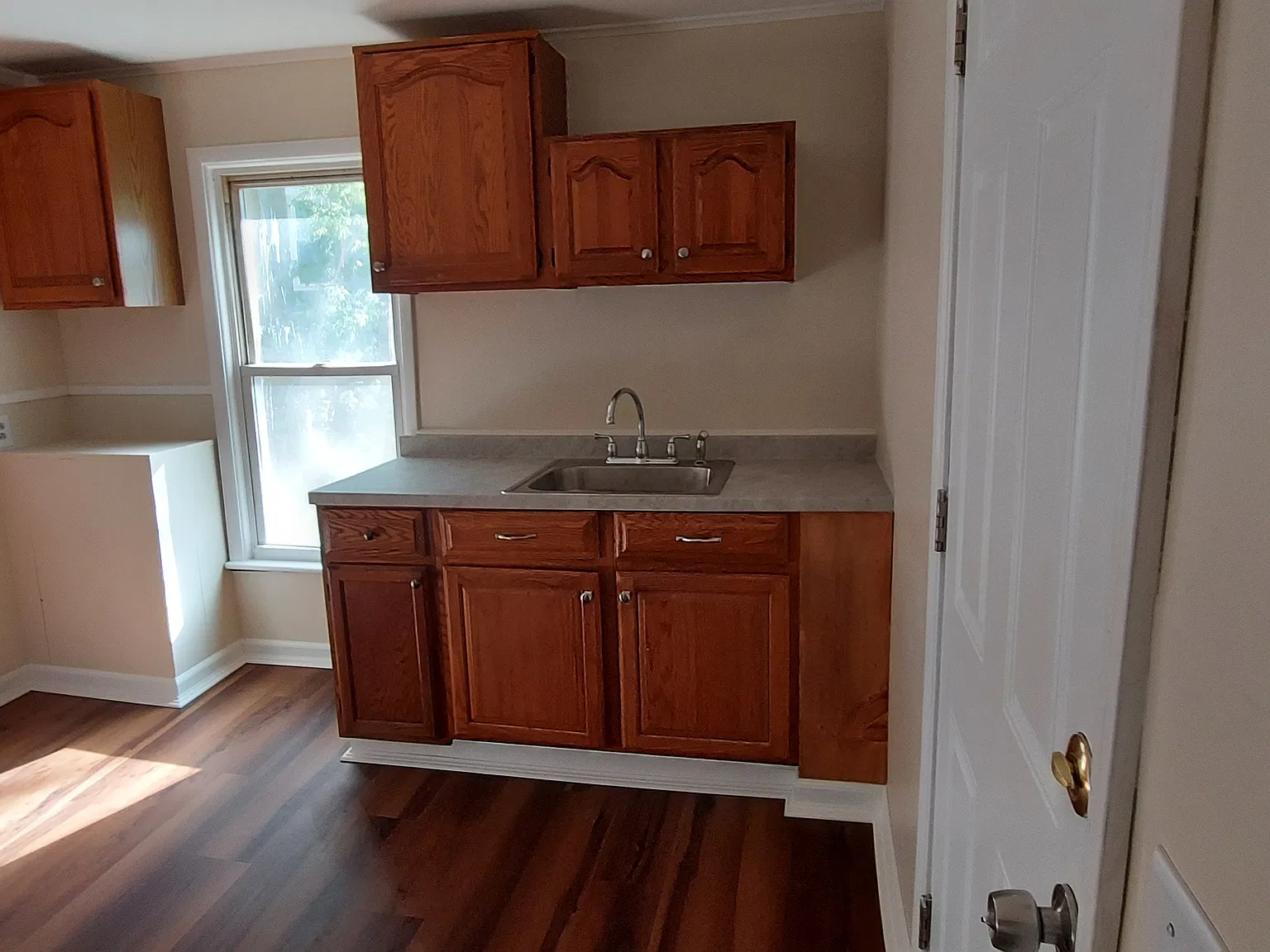 3 bed, 1000 sqft, $1,200 — Photo 4
