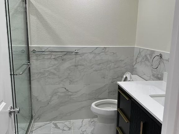 3rd image of 486 Yale St