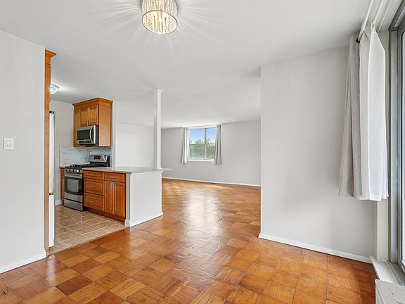 5th image of 6040 Boulevard East APT 3
