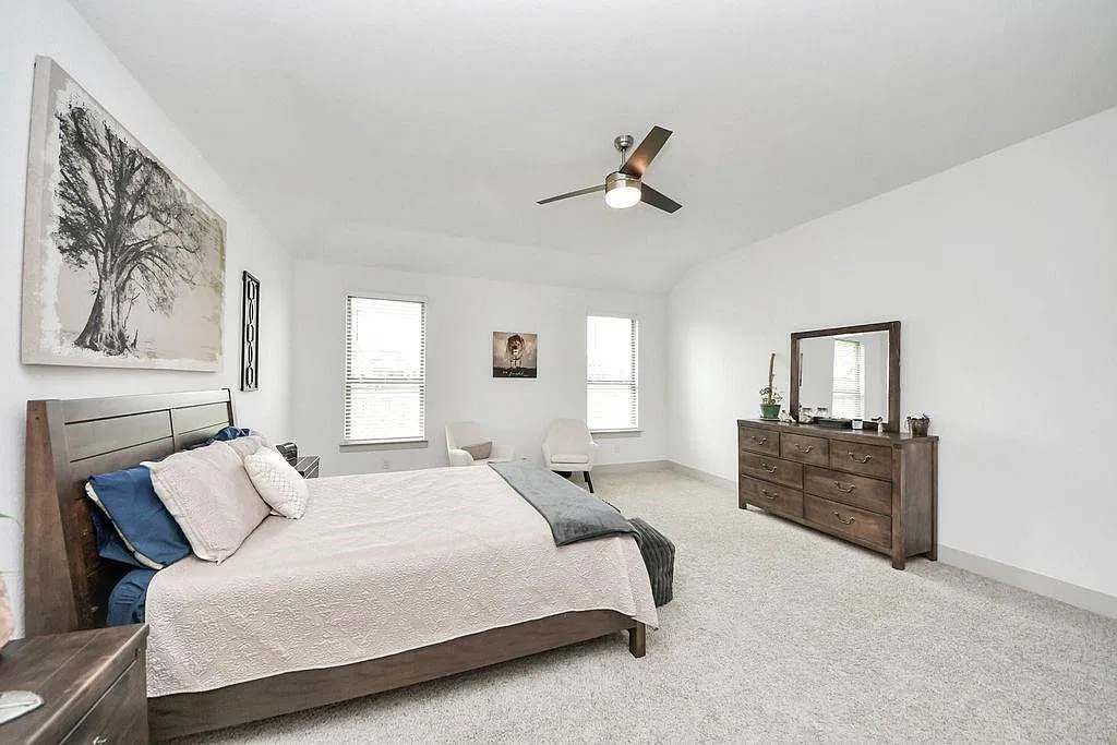 4 bed, 3.0 bath, 2587 sqft, $3,500 — Photo 4