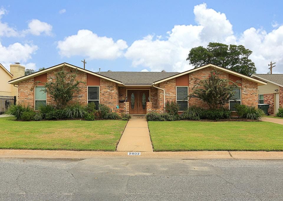 1st image of 2902 Beluche Dr