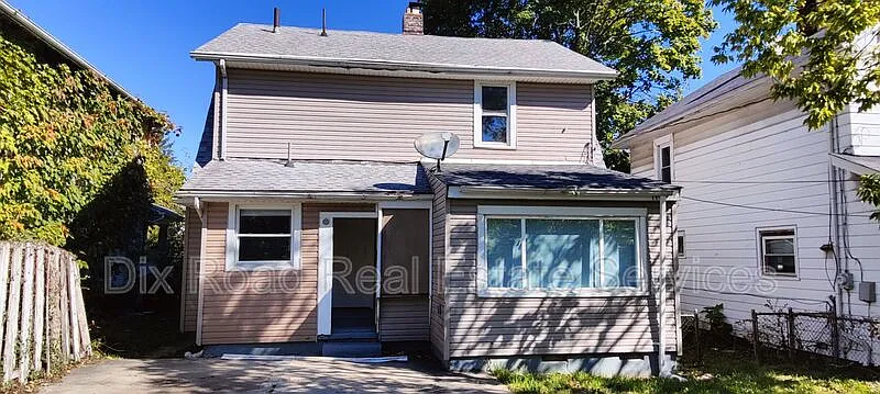 4 bed, 1.5 bath, 1552 sqft, $1,195 — Photo 3