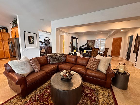 3rd image of 10239 Evening Primrose Ave