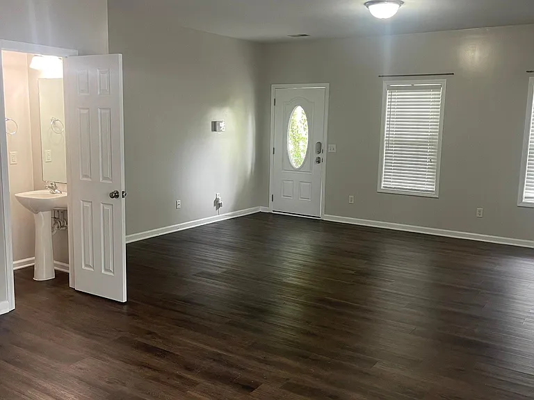 713 Maryland St — Photo 4