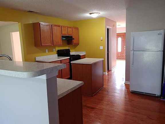 4th image of 308 Quinn Ct