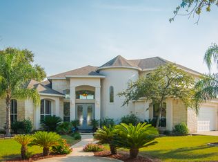 135 Walter Heldenfels, Rockport, TX 78382