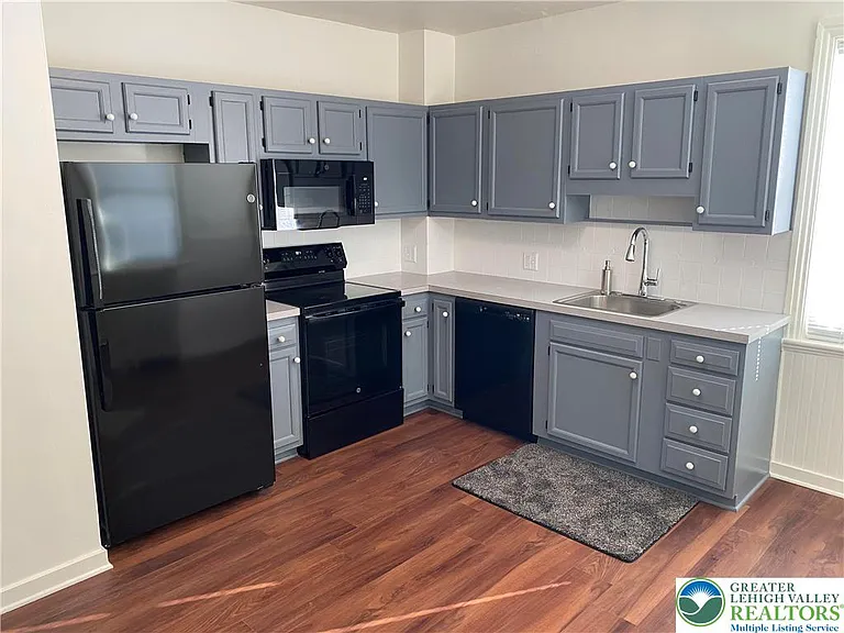 8938 Breinigsville Rd — Photo 3