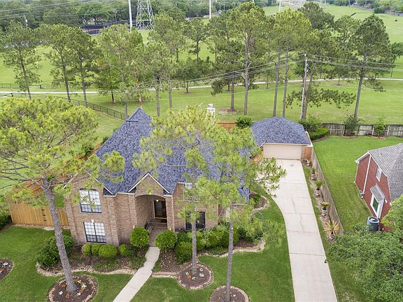2nd image of 4114 Village Corner Dr