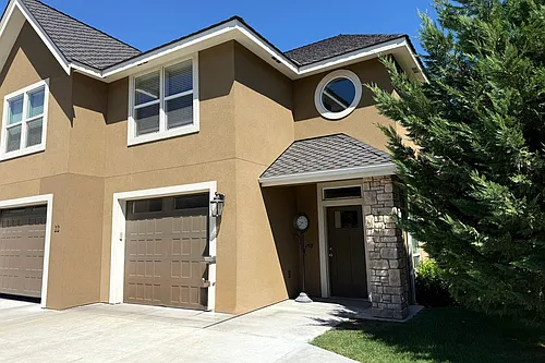 22 NE Hadley Way Photo 1