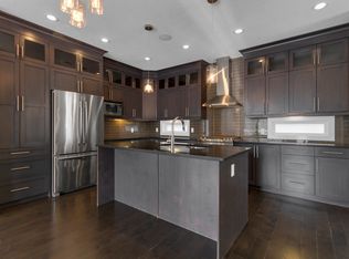 1605 12th Ave SW #2, Calgary, AB T3C 0R3