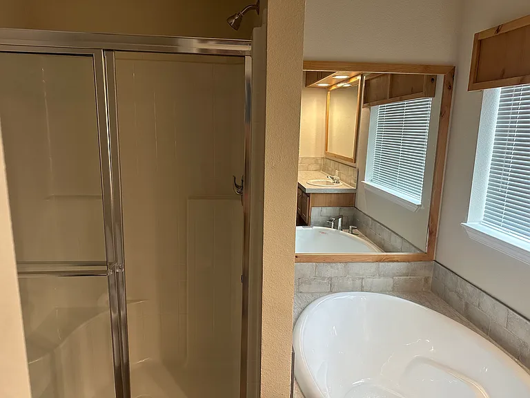 354 SE Lee Ln #2 — Photo 3