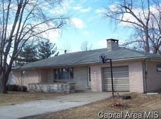 1233 N Lincoln Ave, Taylorville, IL