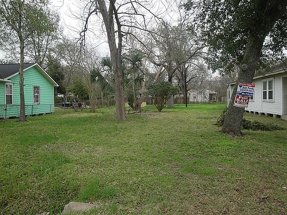 2nd image of 310 Virginia St