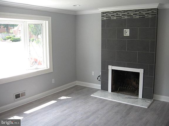3rd image of 6121 Marglenn Ave