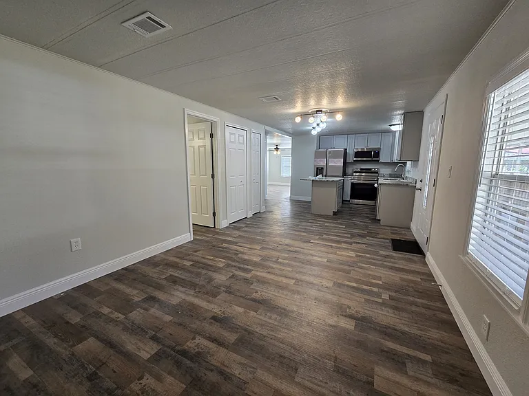 2875 Bay Ave — Photo 3