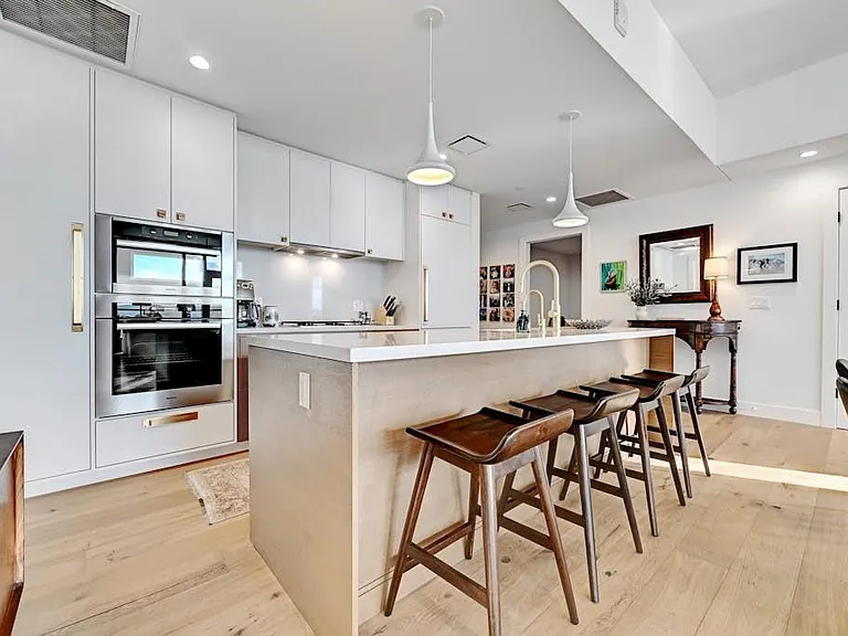 70 Rainey St #1306 — Photo 11