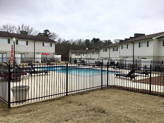 5th image of 1802 Jackson Ave W APT 187