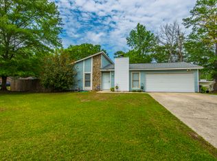 100 Iron Rd, Summerville, SC 29486