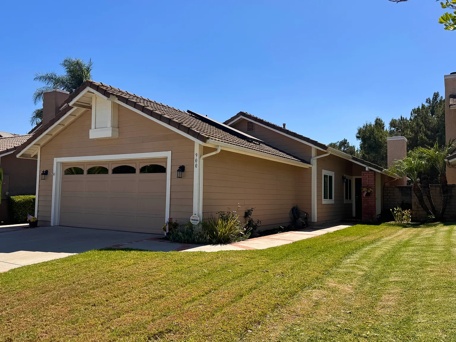 3 bed, 1282 sqft, $4,700 — Photo 2