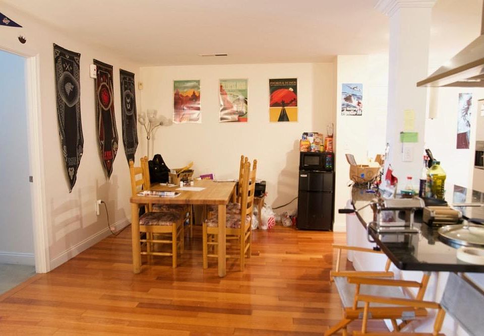 2nd image of 841 Parker St #D201