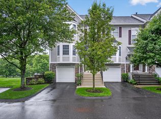 1401 Pinnacle Way #1401, Danbury, CT 06811