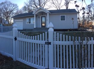 1020 Carll Dr, Bay Shore, NY 11706